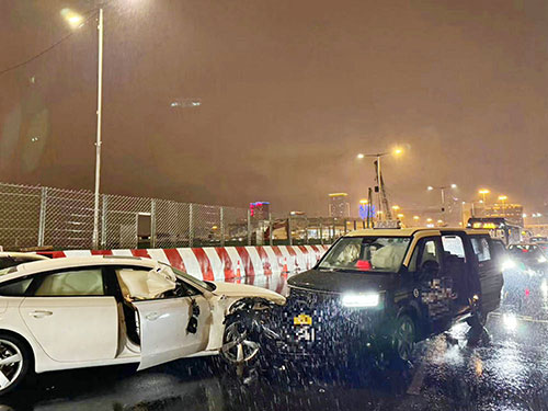 女子醉駕撞四車 丈夫頂包同被控